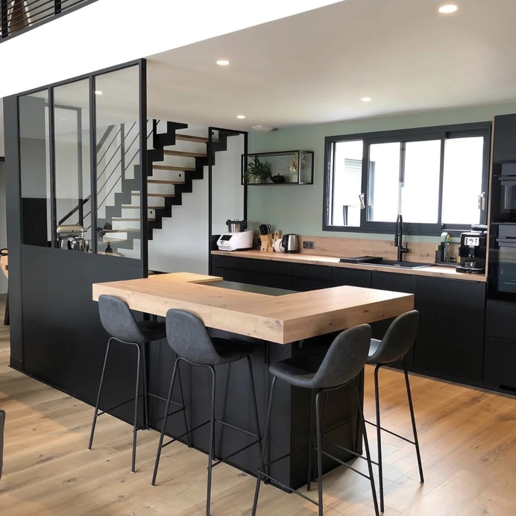 Cuisine sur-mesure avec verrière