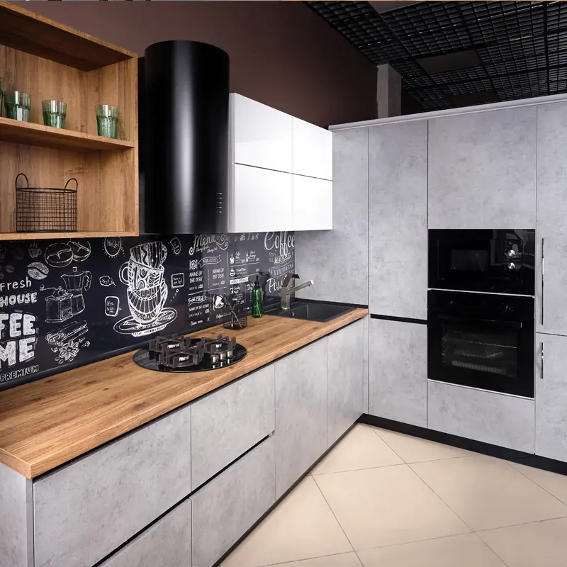 Cuisine moderne effet béton, bois et noir & blanc